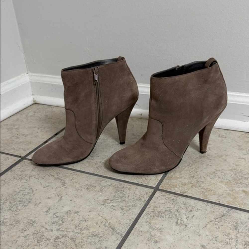 Nine West Women's Light Brown Ankle Boots, size 9